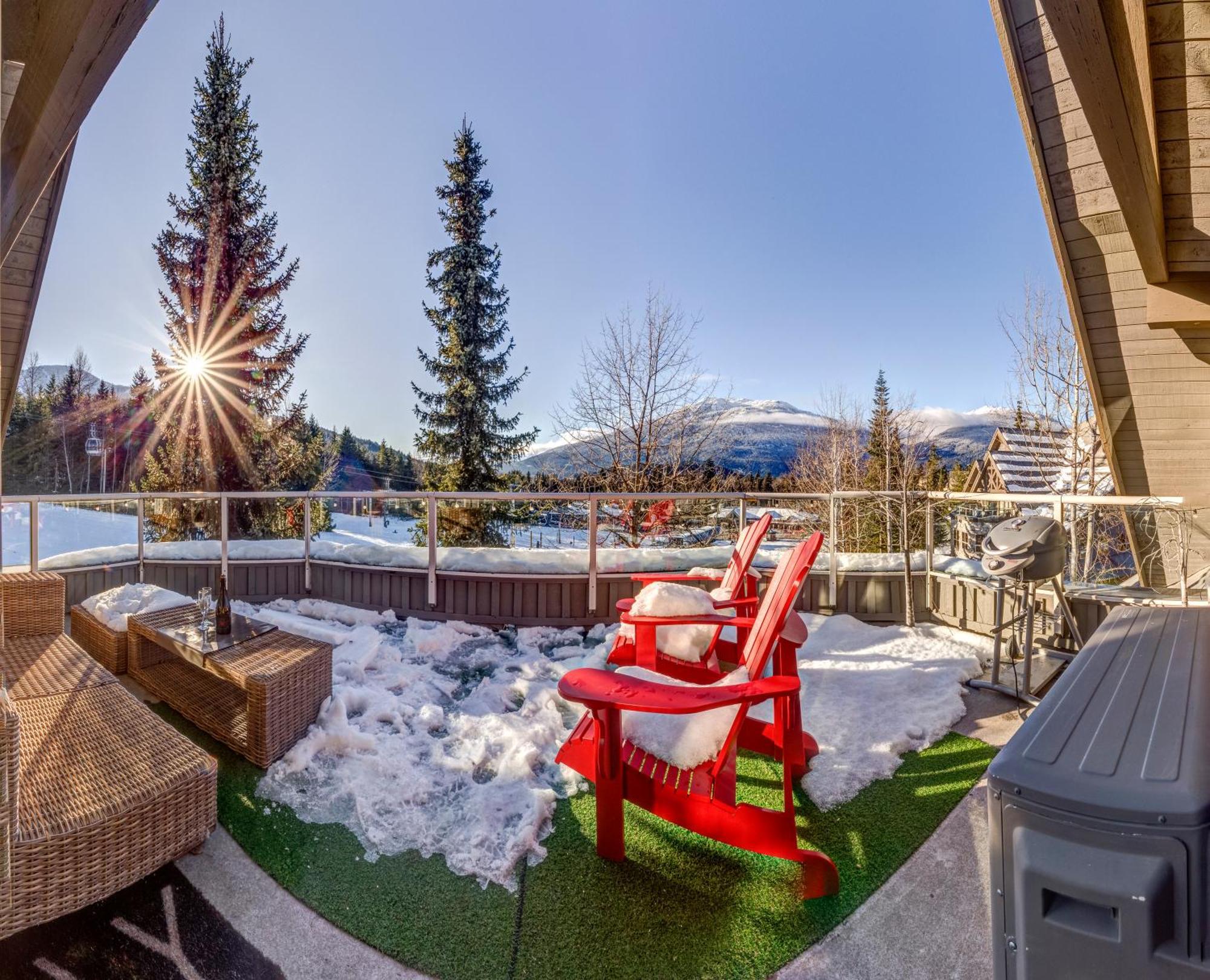 The Lookout Penthouse // A Luxe Suite In Whistler Eksteriør billede