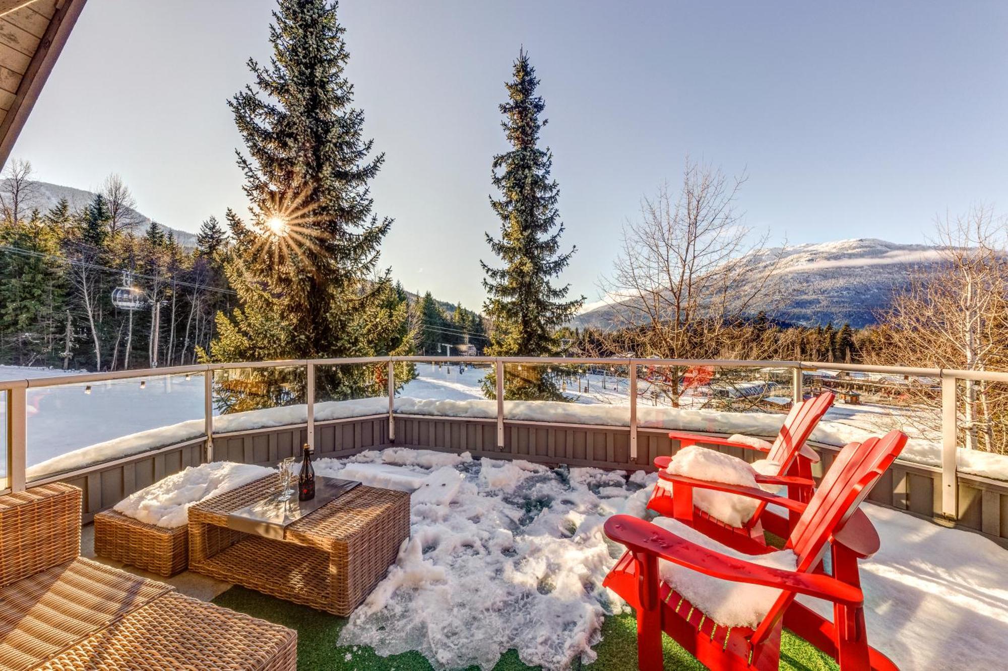 The Lookout Penthouse // A Luxe Suite In Whistler Eksteriør billede