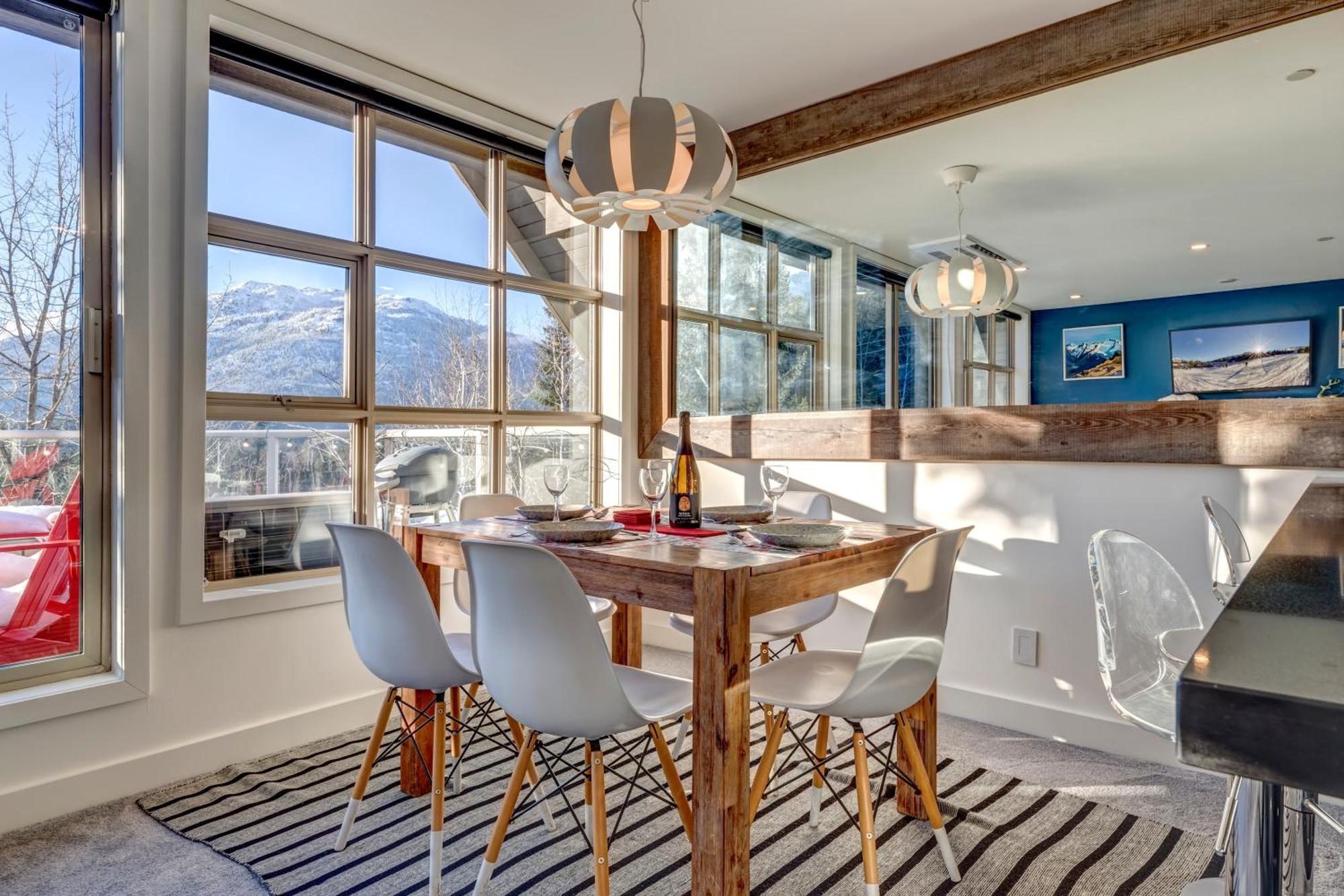 The Lookout Penthouse // A Luxe Suite In Whistler Eksteriør billede