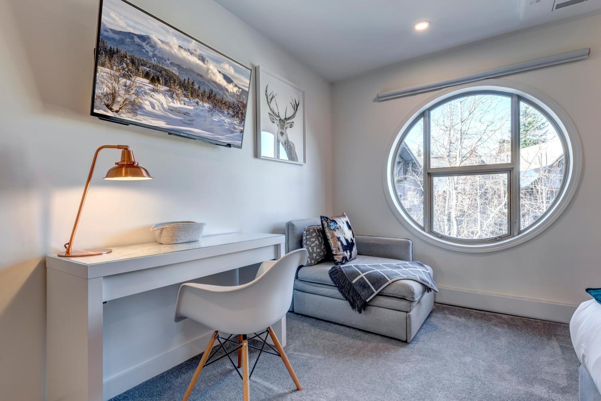 The Lookout Penthouse // A Luxe Suite In Whistler Eksteriør billede